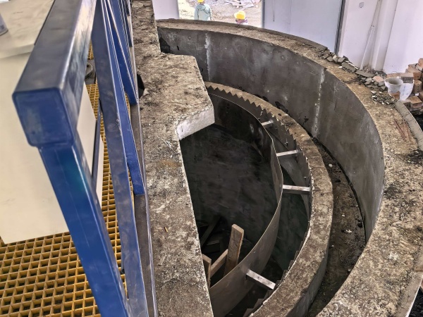 中心傳動濃縮刮泥機(jī)